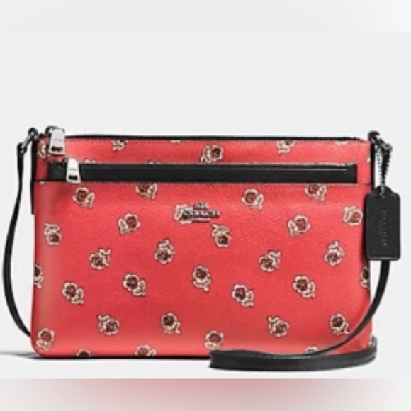 Coach Handbags - EUC Coach Crossbody Bag with COA